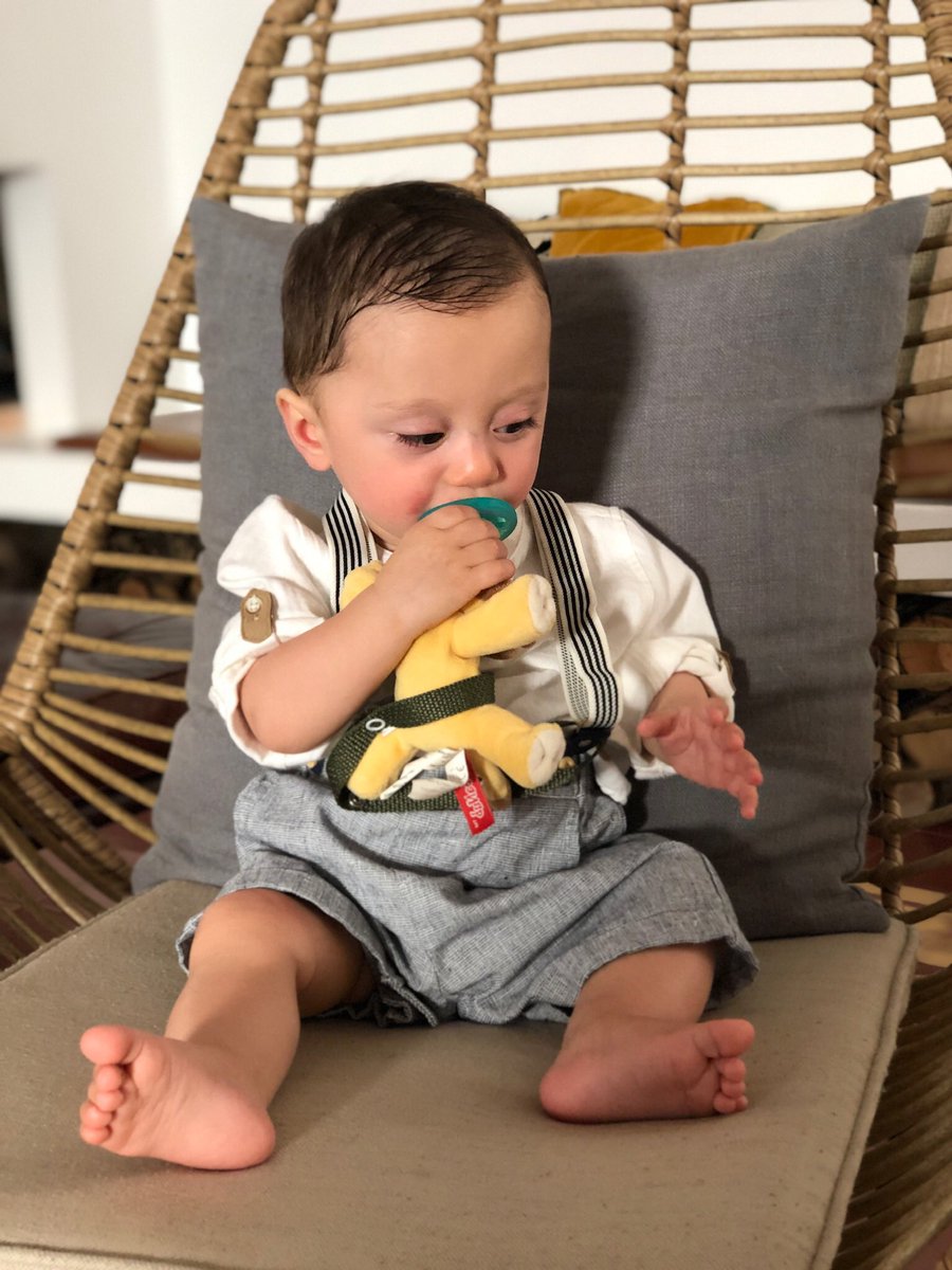 prim_siripipat's tweet image. Happy 10 months to our lil Squirmy! Here’s a #sendback #saturday to when he got all dressed up for his 1st wedding &amp;amp; we avoided any meltdowns thnx to his @wubbanub. As for the plane ride over to #Portugal, that was a different story 😂. W/ @the30ish