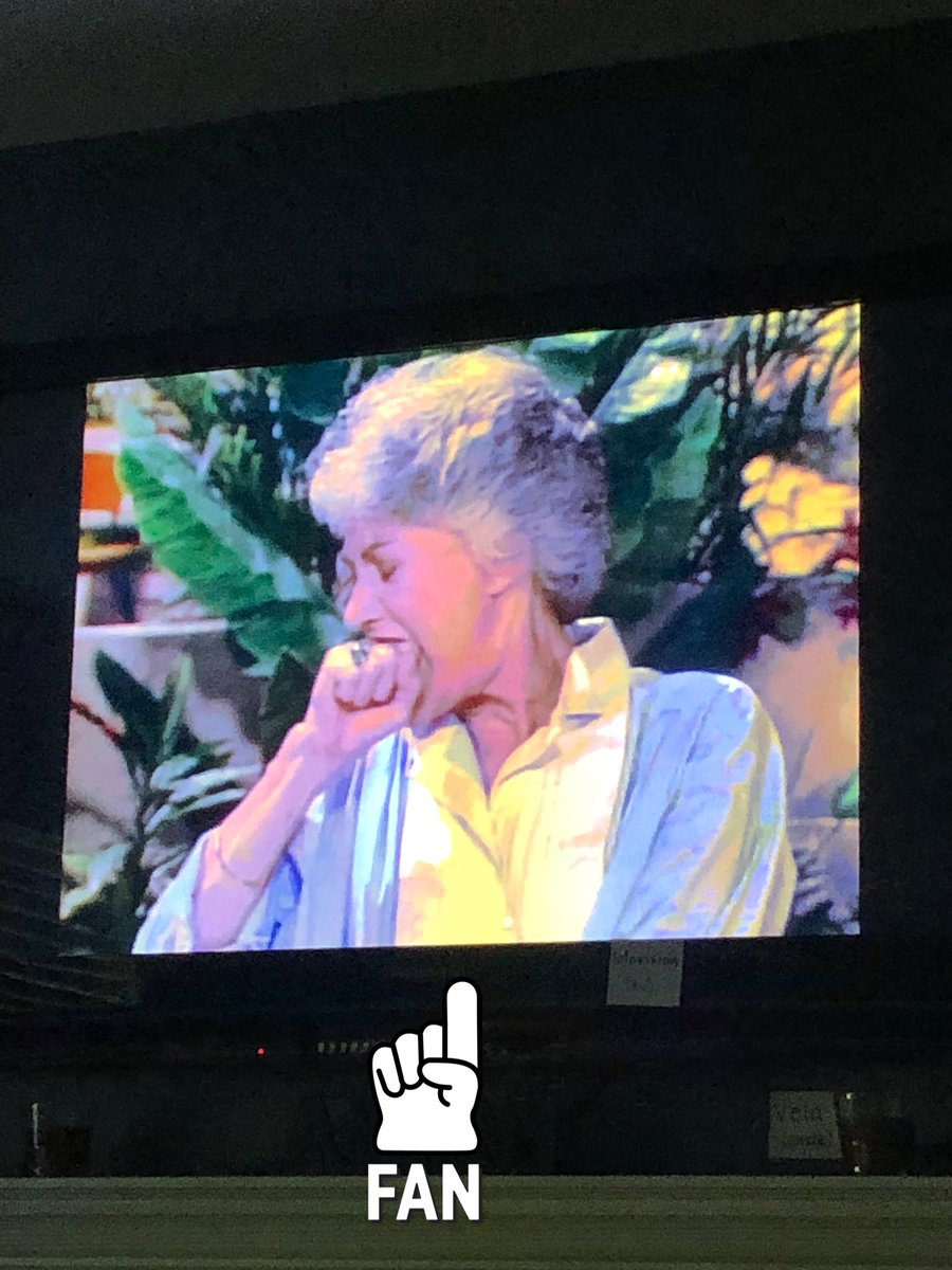 Bmp915's tweet photo. Binge watching the Golden Girls for the 80th time. Don’t judge 🤷🏼♀️ #somosmaxwell #VivaVerano #bingewatchingselfie #summerselfiechallenge #ilovethegoldengirls https://t.co/yec4S5ZyUW