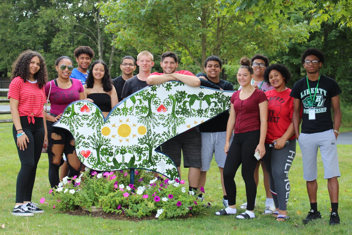 autum915's tweet photo. @BinghamtonCSD HS Liberty students visited @BethelWoods Museum. Teen Leaders learned about the 1960s and how Woodstock symbolizes youth idealism. These Teen Leaders are empowered to continue to use their youth voice to make positive change. @nmatz10 @Kevin_Richman @theLibertyBU https://t.co/mLBk3ND7lo