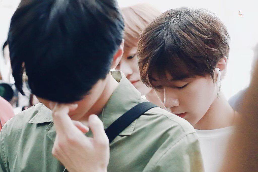 i love you to the moon and back🌙 
good night
晚安。
잘 자요.

[82/209/210/211.jpg] #DOTEN #도텐 #ドテン #진구즈 #โดเตนล์ #貂疼