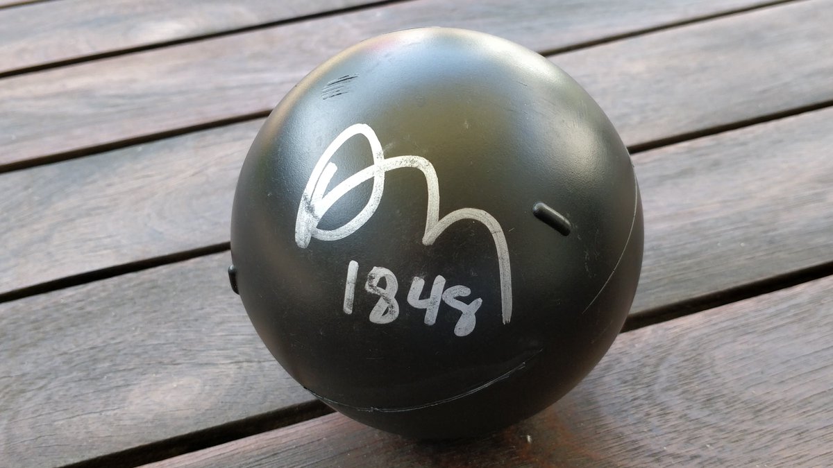 Joh739's tweet photo. Look what just arrived in the mail, it's one of @veritasium's 10.000 shade balls! π This is #shadeball number 1844 all the way in The Netherlands. This is the first signed item that I own. https://t.co/OgPyTTmAI6