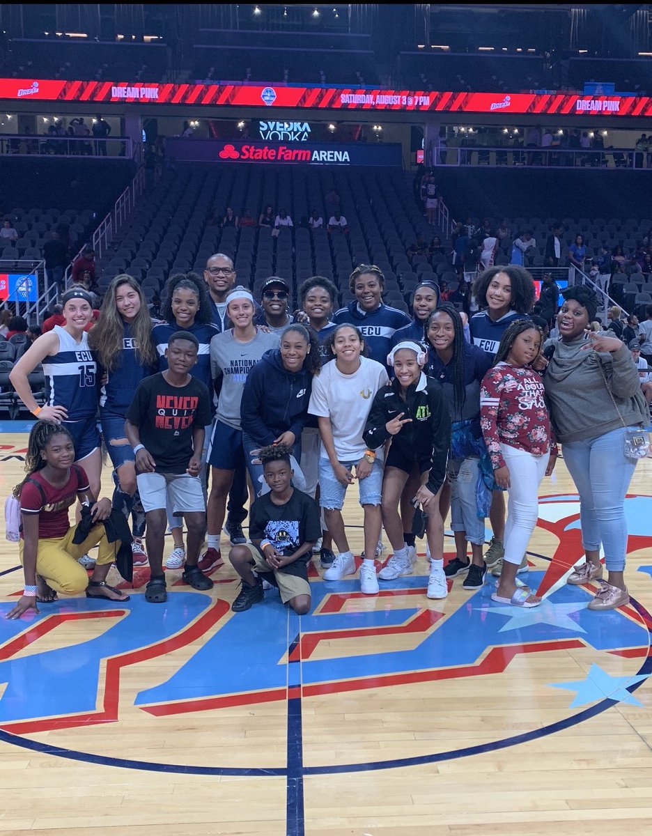 PostManMiah's tweet photo. Bittersweet moment leaving Atlanta knowing this is my last AAU tournament.Thanks to my coaches and teammates for making this season a successful one. Special thanks to coach Ty for pushing me at times I wanted to give up. Canโt wait to see what the future holds๐คฉ. #ECUKnow https://t.co/ZjDbKFaEBL