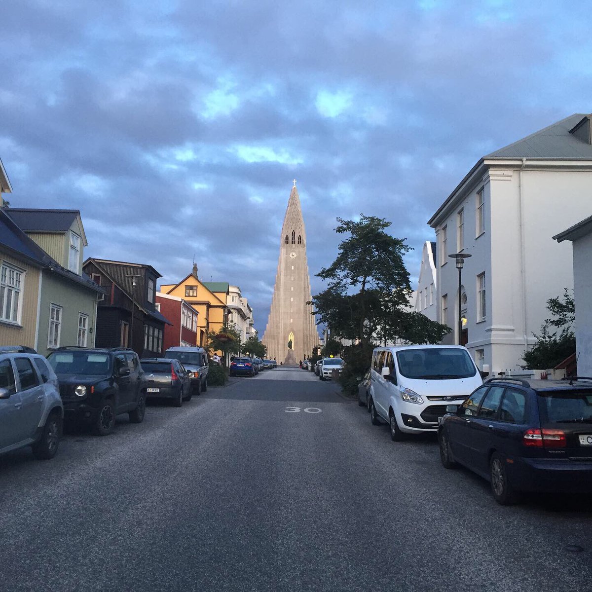 AnneKliebisch's tweet photo. #Reykjavík #15grad #Sommerferien #odersoähnlich https://t.co/VHcGRNDVLC