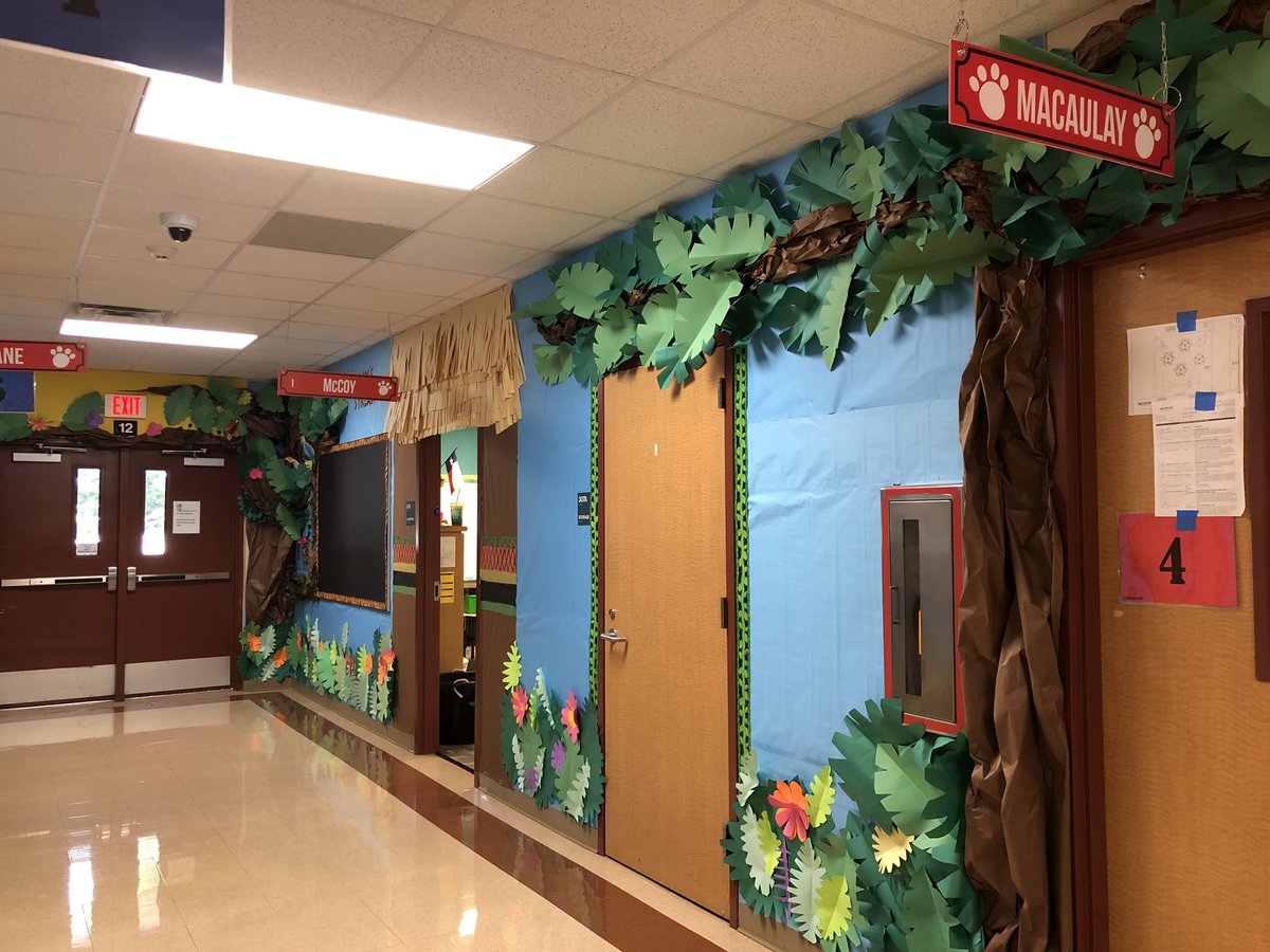 wendymaebranson's tweet photo. First grade hallway is Africa. I have the best team! We’ve tried to make it as exciting for the kids as possible. I can’t wait to see their faces. Only thing left is a “welcome to Africa” sign #ilovemyjob #firstgraderocks #myteamrocks #nisdela #hatfieldelem https://t.co/MFMZDxeocH