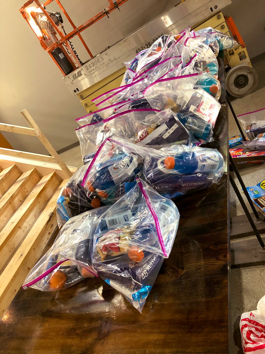 imLoveta's tweet photo. Out delivering packs of goodies to shelters and the homeless today. #GODisForEveryone ❤️🙏🏻 https://t.co/pCqih72ykt