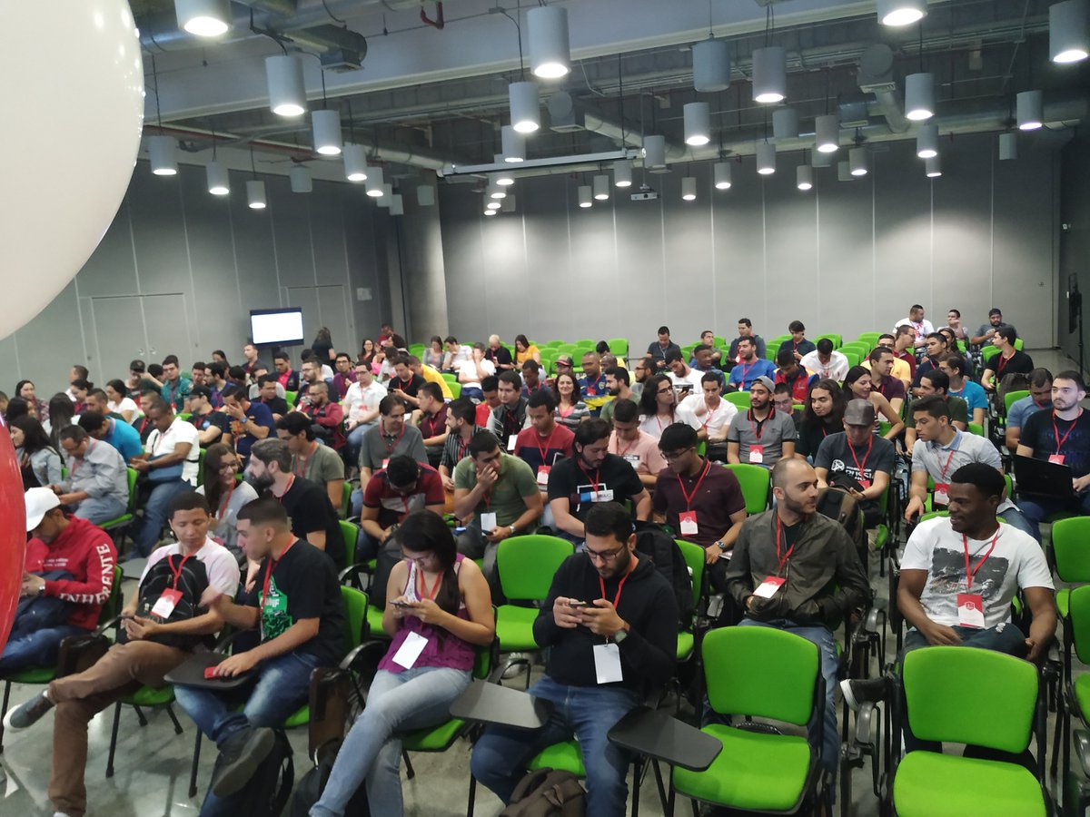 dandre_coder's tweet image. Ya estamos listos!!!! #angulardaymed