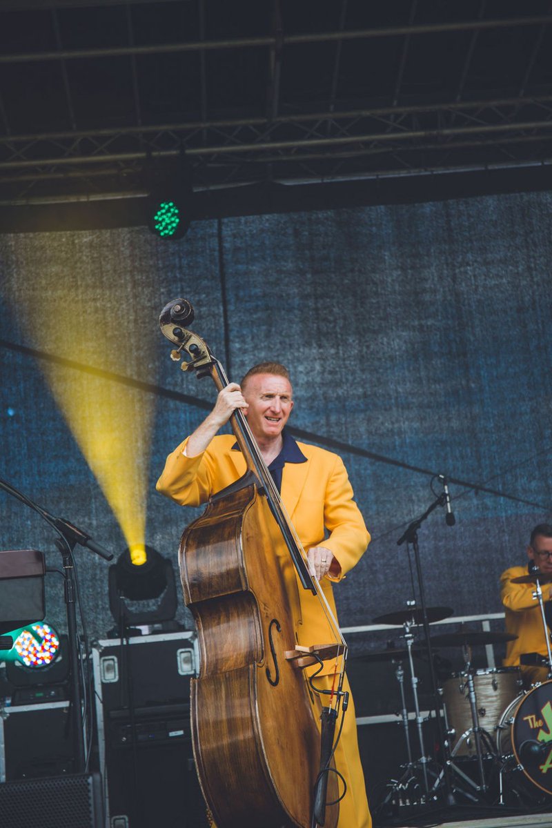 swingardens's tweet photo. Experience the #ultimate all-day #family #vintage #festival at #RagleyHall, Warwickshire. With more than a dozen live acts on two stages, #Swing dance workshops, Superb choices of British #streetfood, vintage stalls &amp; fairground rides. https://t.co/CE9c8Ng7w0 https://t.co/Tp1u3j9lwr