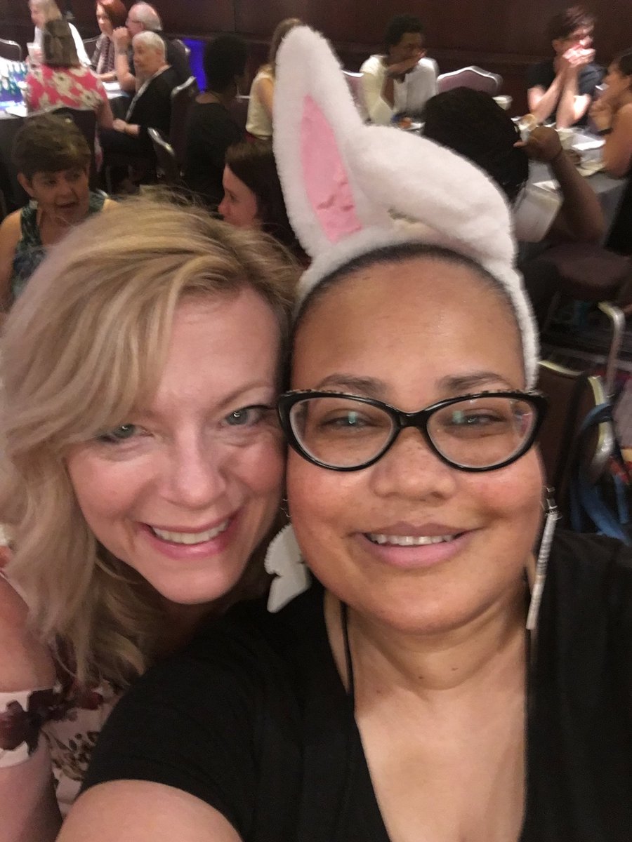 JoyfullyReviewd's tweet image. #RWA19 #bloggerday 

1 @shirleyjump 
2 @JannaMacGregor 
3 @CaridadPineiro @kmmaher @LoreleisLitLair 
4 @Twimom227 @mslizalou