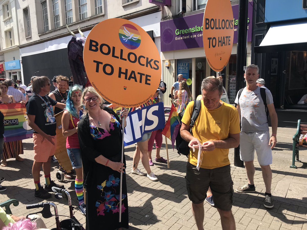 MPowerBristol's tweet photo. The sun 🌞 is out for @WSMPRIDE 

#BollocksToHate @IslingtonLibDem on tour! 

Sharing the love 💖💛❤️ with 
@Huwniverse @NSomersetLDs @AndrewJVarney @IanBoulton 

#Pride #loveislove https://t.co/q0cBUC5EkB