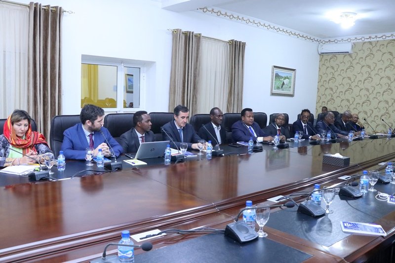 Ladhka's tweet photo. Viva Rep of #Somaliland Pres @musebiihi #EngFaisal #AbdirahmanIrro at side lines of todays 3 National Party signing #Agreement while @EU_in_Somalia @NBerlangaEU who paid much mediation efforts & #UK's @StuartBrownFCO & more present. Hope deal be adopted soonest #Allahwill https://t.co/LE6lE7Mnpx