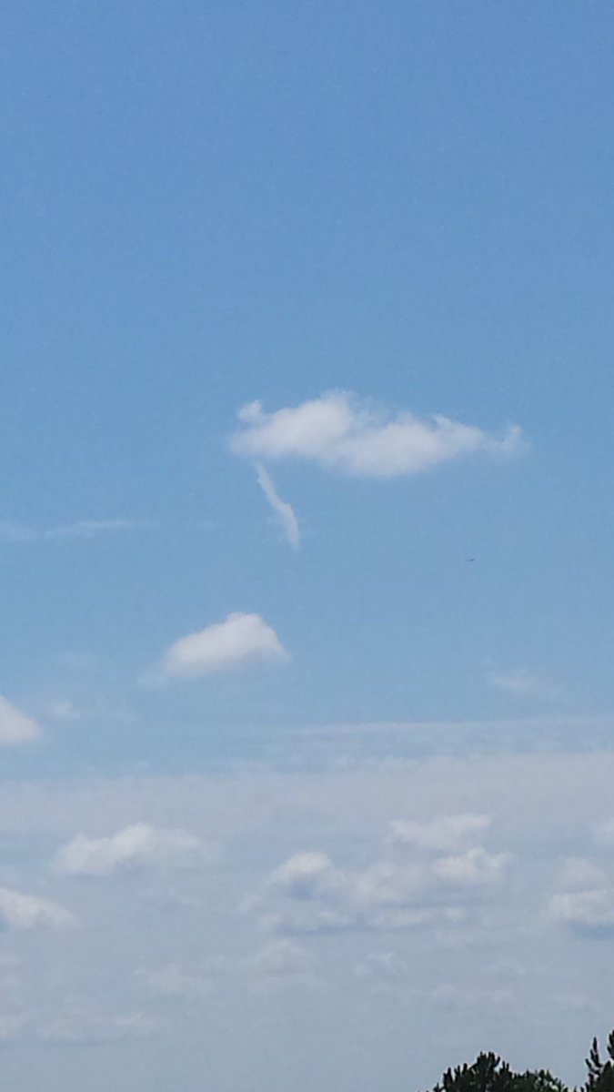 DanPeacock12's tweet photo. The spraying in Georgia for the last 4 days has nothing to do with a weather system whatsoever. 
This is nefarious activities 
I for one have  had enough.
 This is Criminal it's wrong 
the air we're breathing is toxic and it's a constant film in the sky 24/7 365. https://t.co/HcQmFIESCz