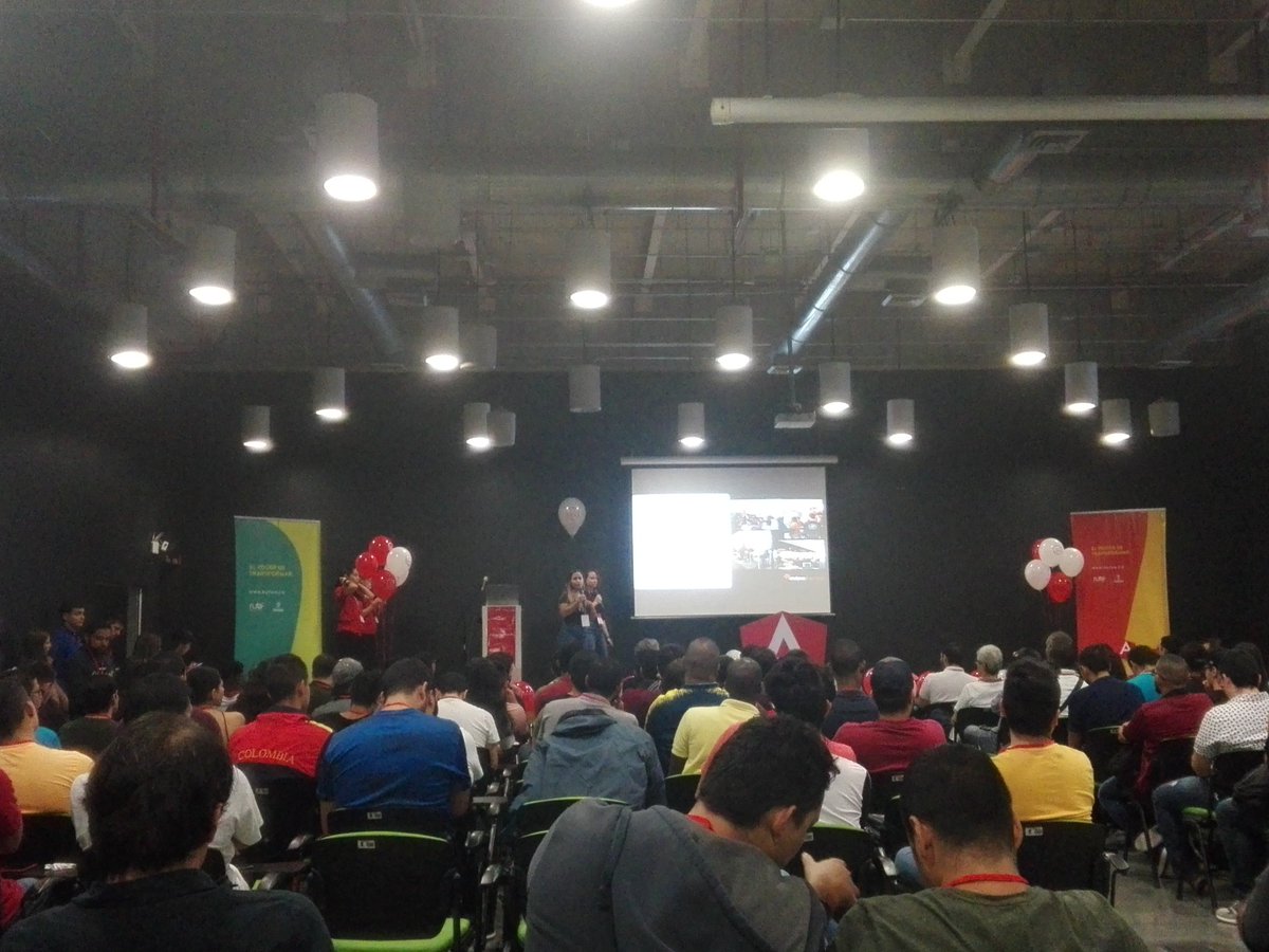 estefelipe89's tweet image. @endavalatam abriendo el evento @angulardaymed hablando sobre los beneficios de colaborar con ellos. #angulardaymed