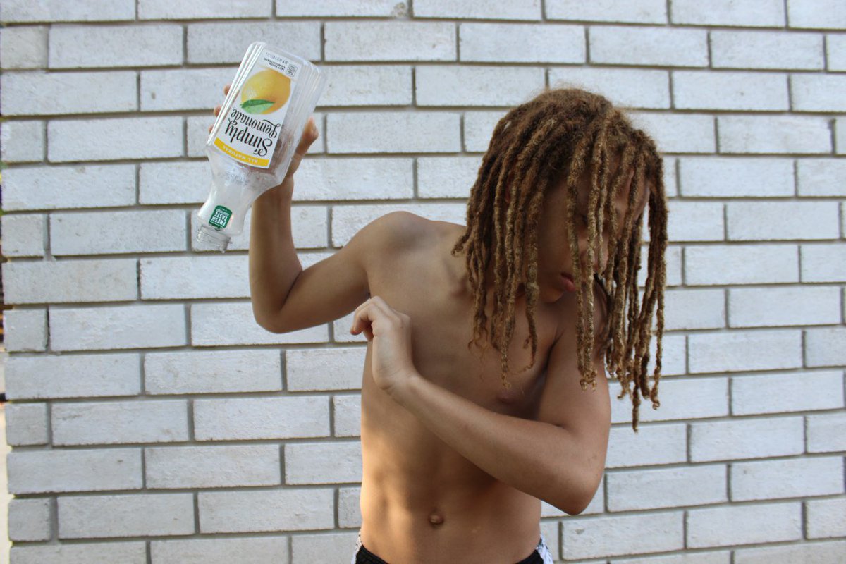 CusCouture's tweet photo. Simply lemonade gone in one sip... @chancetherapper #Groceries

🍋🍋🍋🍋🍋🍋🍋🍋🍋

#model #abs #hiphop #chancetherapper https://t.co/itQMUJNJhq