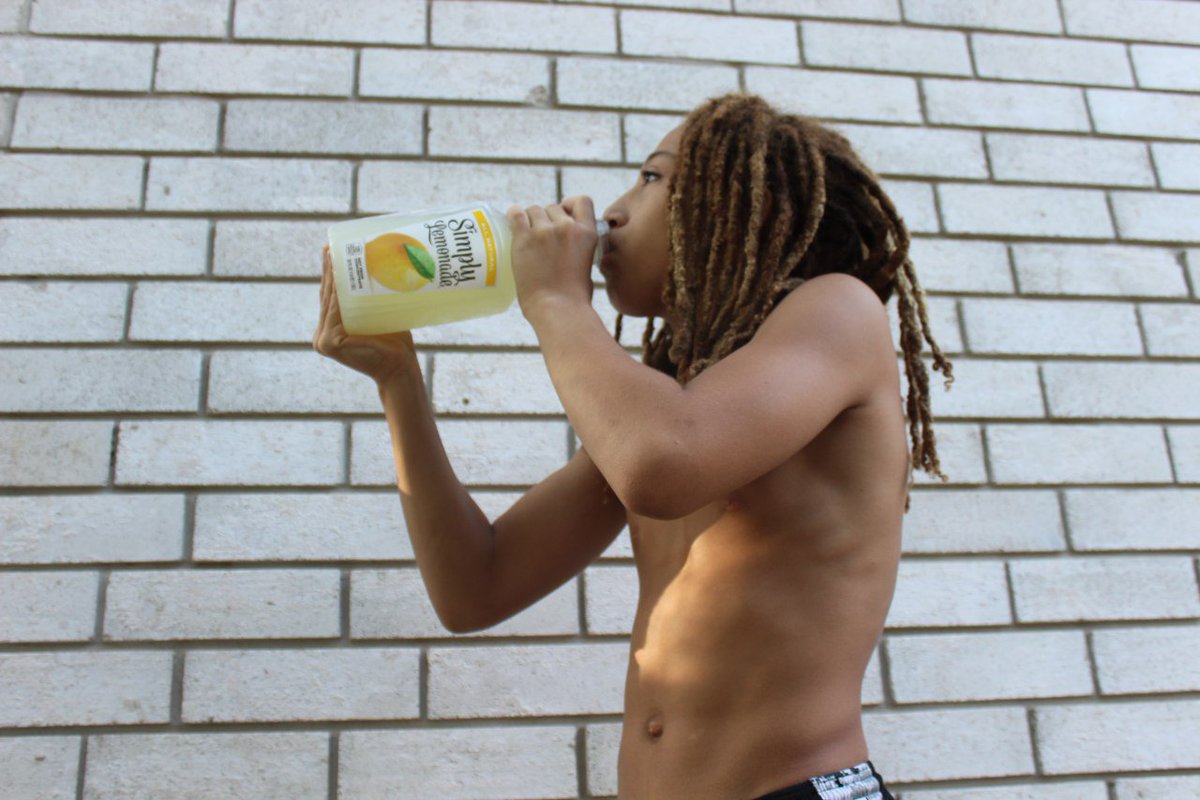 CusCouture's tweet photo. Simply lemonade gone in one sip... @chancetherapper #Groceries

🍋🍋🍋🍋🍋🍋🍋🍋🍋

#model #abs #hiphop #chancetherapper https://t.co/itQMUJNJhq