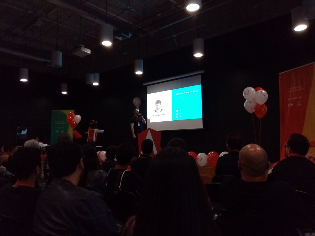 julianhm9612's tweet image. #angular #angularMedellin #angularDayMedellin