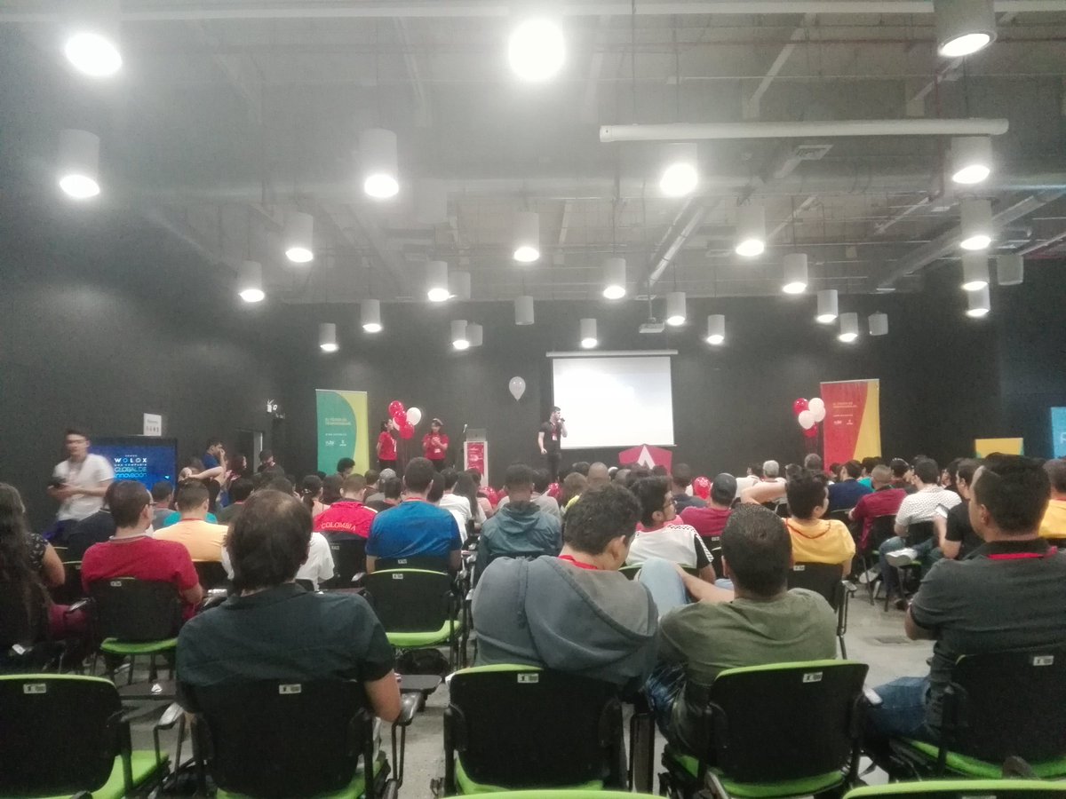 estefelipe89's tweet image. @wolox presente en el @angulardaymed en representación de @WSKOLZ 
#angulardaymed