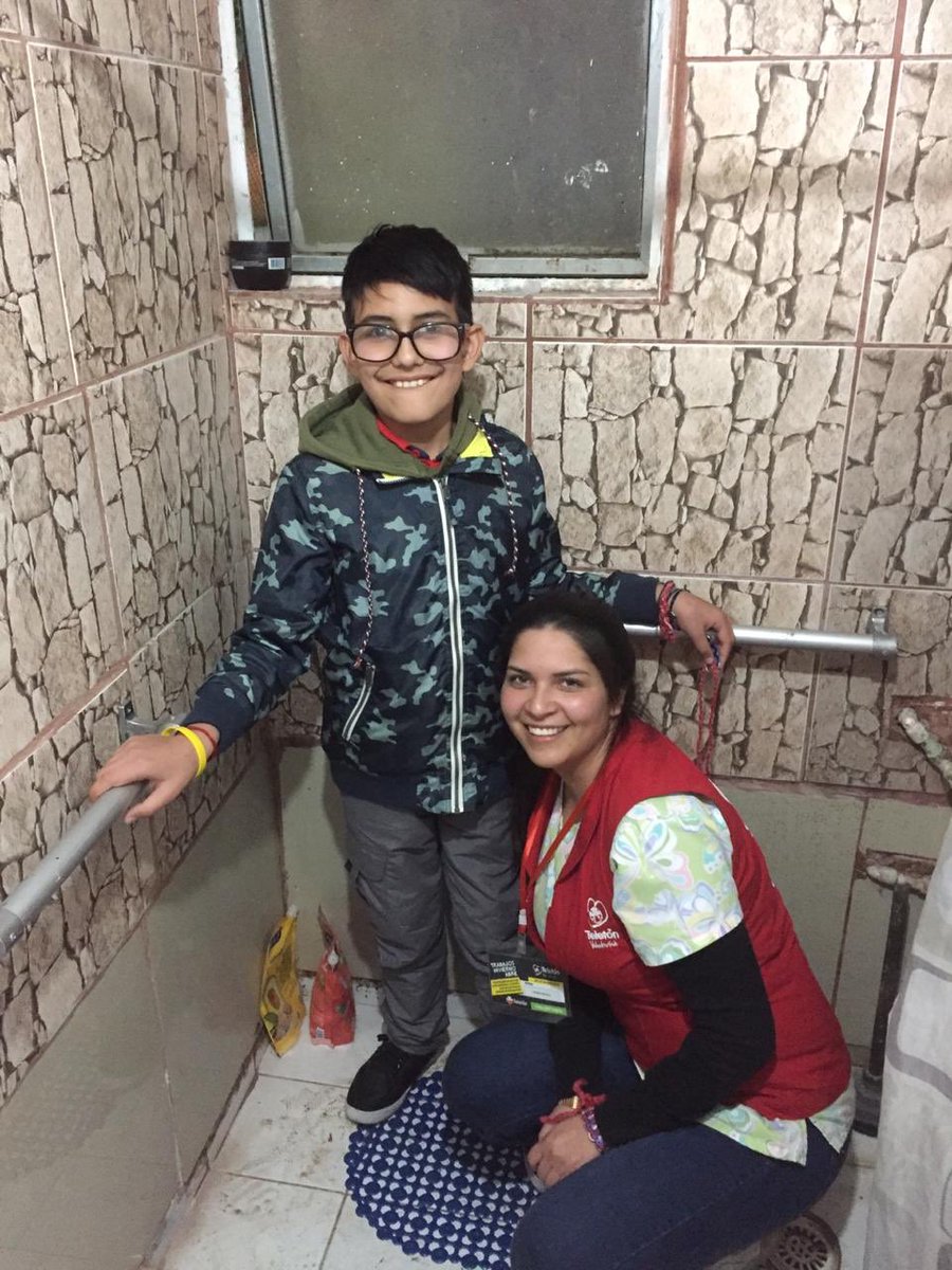 V_teletonIqq's tweet photo. ¡Buenos días a todos! 🌤

Jessica Flores y Gabriel Cáceres usuarios de #Teletón #Iquique fueron unos de las tantas familias que intervinieron el día de ayer los chicos en este #AbreMasivo 🏠🔨

¡Mucha fuerza y éxito para el día de hoy! 💪😀 https://t.co/Z7eYRhGRzy