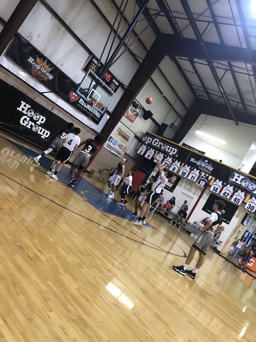 NJForceDiller's tweet photo. Force lost a close one to #baselinehoops 47-44 @JF__Classic @TheHoopGroup @jerseyforce_ #summerball🏀🏀🏀 https://t.co/lp0jNjOdJo