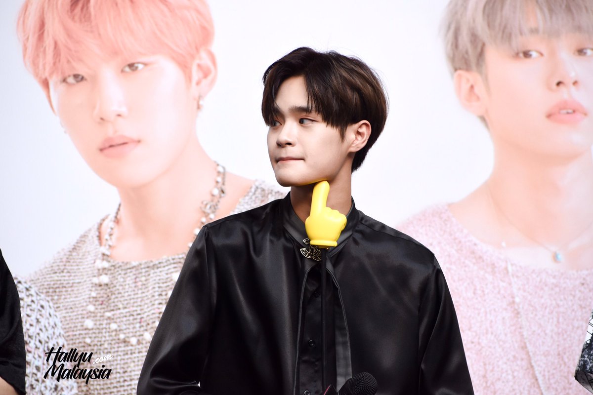_hallyupop's tweet photo. [#AB6IXinSG] #AB6IX 1st Fanmeeting Tour [1ST ABNEW] In Singapore Press Conference - #DAEHWI https://t.co/c4GKGcA1fX