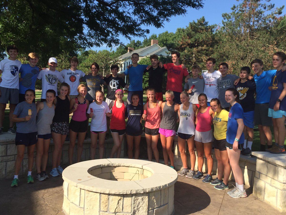 CoachWrigley's tweet photo. Thank you to the Cox family for hosting this awesome run and breakfast! #STAXC #BAU https://t.co/PssqjXHM1j