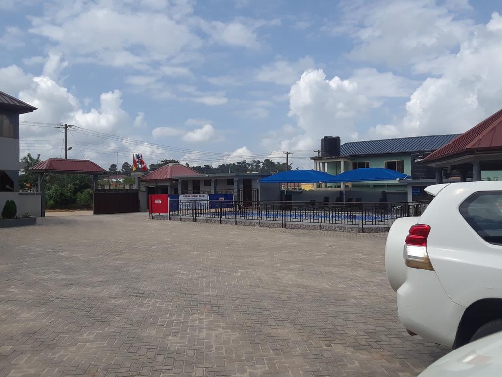 Soccer_SOS's tweet photo. Home for the next two weeks...
🇬🇭👍
#Ghana https://t.co/5GKqVOowiw