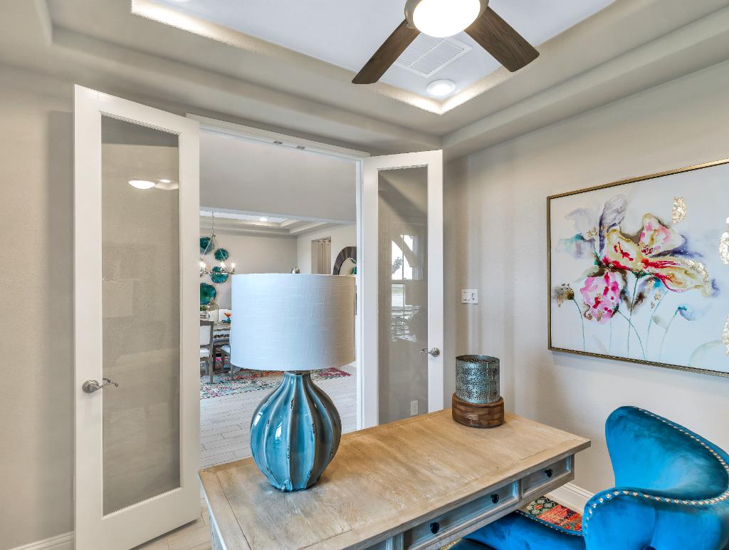 BeazerHomes's tweet photo. What would you choose for your secondary living space- study, loft space, or bedroom? 

We offer Choice Plans that lets you make room for your specific needs at no additional cost.https://t.co/KeY30GTOJq #BeazerHomes https://t.co/whsQ3sTl0s
