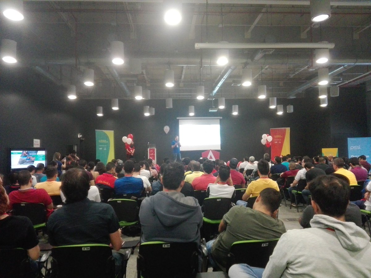 estefelipe89's tweet image. @GAPapps también presente en el @angulardaymed contándonos sobre su cultura de trabajo.
#angulardaymed