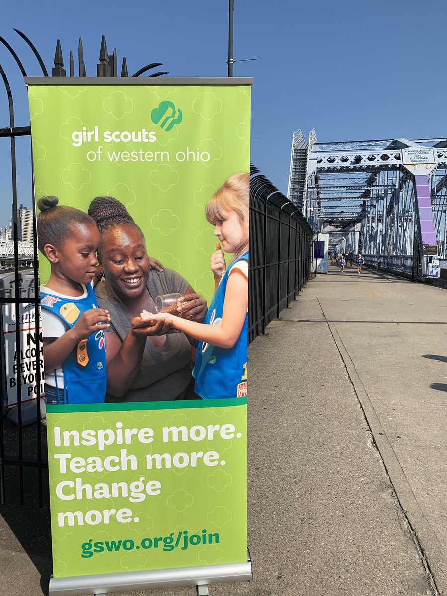 @woaohio  volunteering at <a href="/GirlScoutsWOH/">Girl Scouts of Western Ohio</a> Bridging Ceremony this morning!