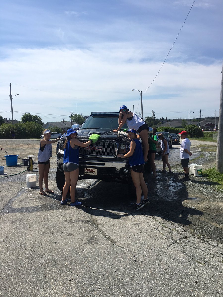 Sabeerski's tweet photo. No challenge to big for these girls!
86 Cow Bay rd to support NS midget girls lacrosse team... https://t.co/SQXXNwKcxQ