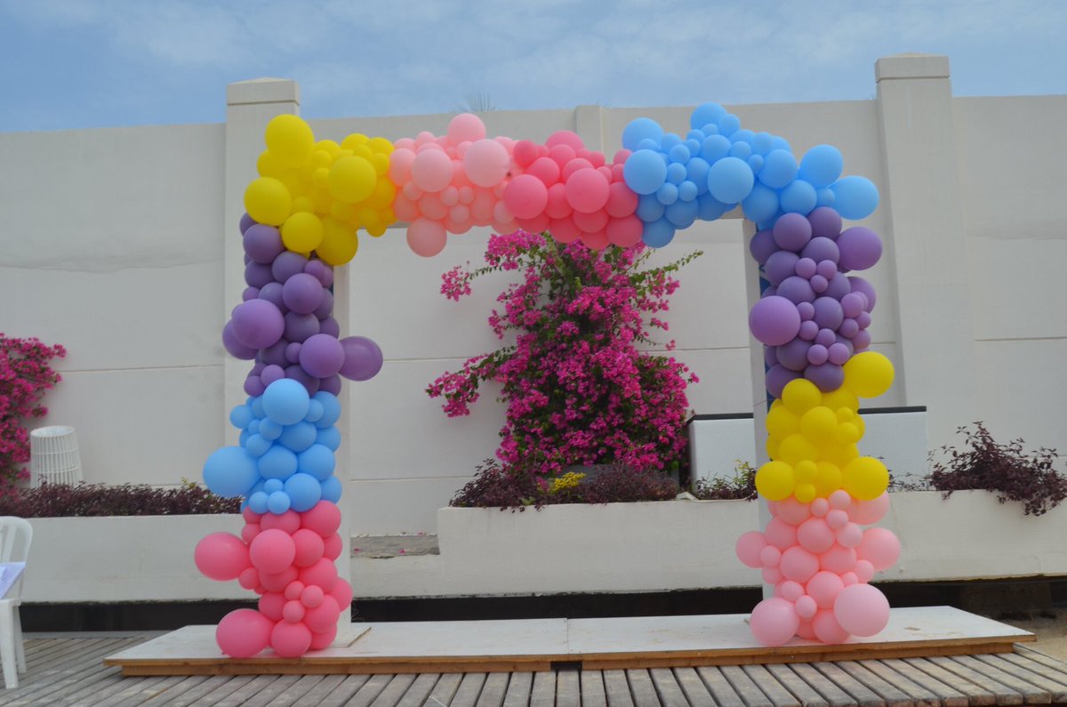mikecabrera06's tweet photo. Just Got home... Decorating in a beach party Ice cream theme decor... Di na picturan ang ibang Gawa daming babailan...💁
#BalloonArtist #BalloonDeco #Partyneeds #eventdecorator
#UbhorJeddahKSA https://t.co/ieoYrg9PtH