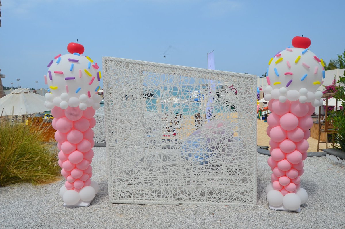 mikecabrera06's tweet photo. Just Got home... Decorating in a beach party Ice cream theme decor... Di na picturan ang ibang Gawa daming babailan...💁
#BalloonArtist #BalloonDeco #Partyneeds #eventdecorator
#UbhorJeddahKSA https://t.co/ieoYrg9PtH