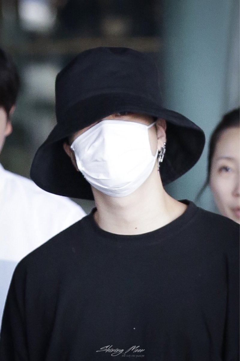 190727 ICN
어디에 있어요?
#영재 #YOUNGJAE #GOT7       
#갓세븐   <a href="/GOTYJ_Ars_Vita/">N</a> <a href="/GOT7Official/">GOT7</a>