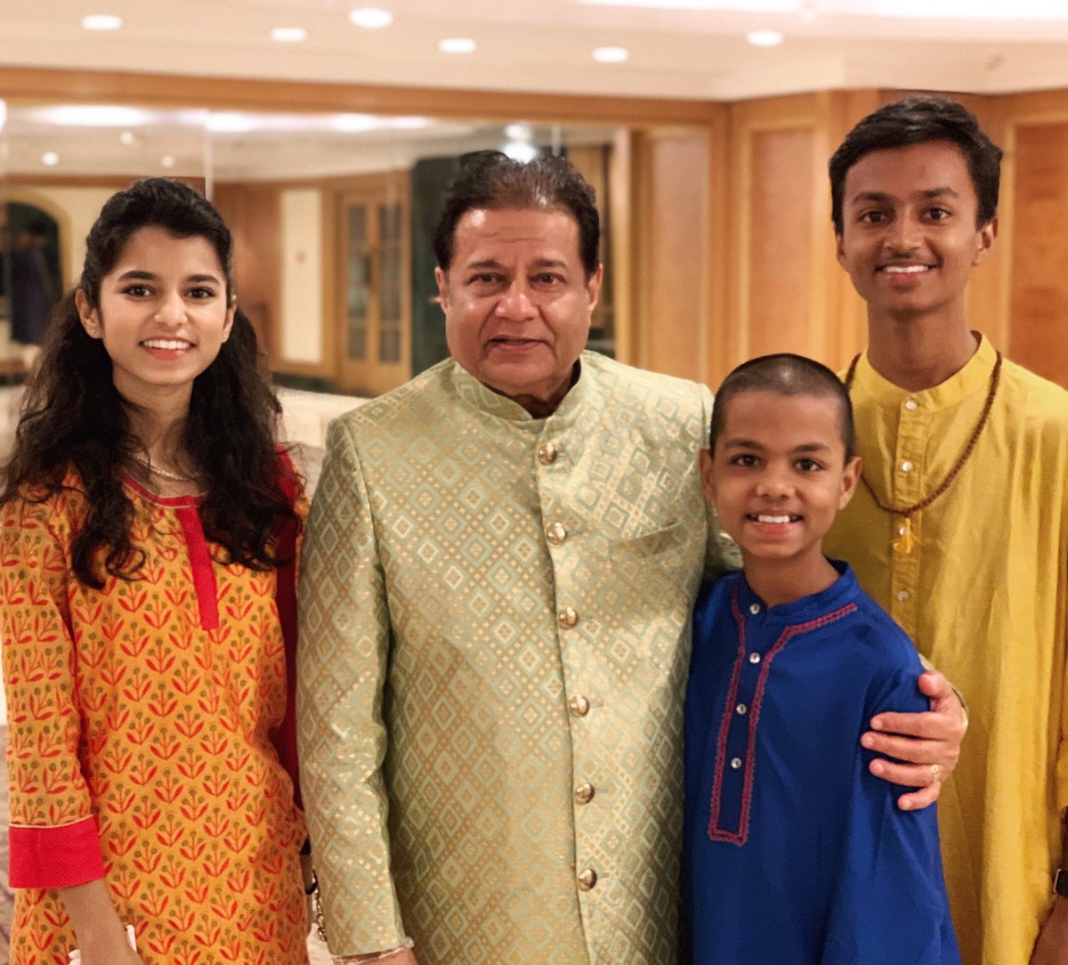 risshavthakur's tweet photo. It was so lovely meeting you Anup Sir.
 A very humble human being. .
.
#maithilians #rishavtabla #rishavthakur @anupjalota https://t.co/XUSdY2YwXu
