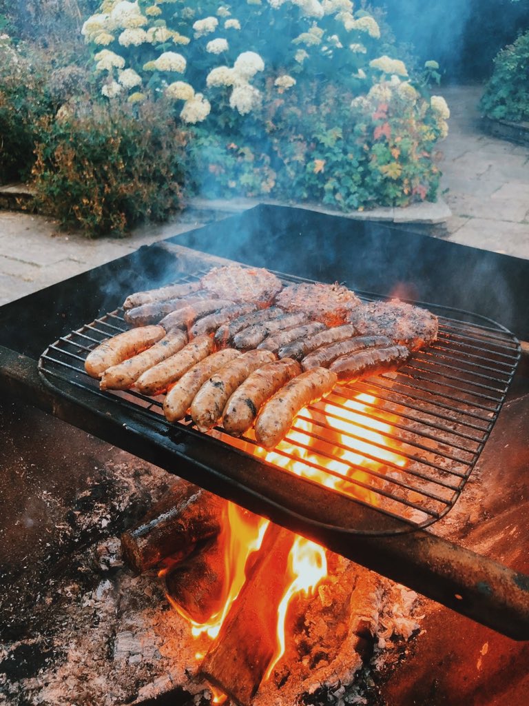 ScreamingPcock's tweet photo. Screaming Peacock burgers are joining the headliners on the BBQ scene this summer 🤤 Check out our exclusive suppliers, @WoodmillGame and get our burgers on your BBQ 🦚🕺🏼💥
_________
#ScreamingPeacock #BBQ #Summer https://t.co/zkWqClqn7z