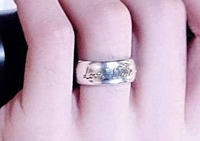 shmily03769632's tweet image. 🙂I don't know what the person who interprets it as Love Saint is for, but it's not Love Saint, it's Blind For Love.Hope the people who love Perth don't spread rumors anymore.