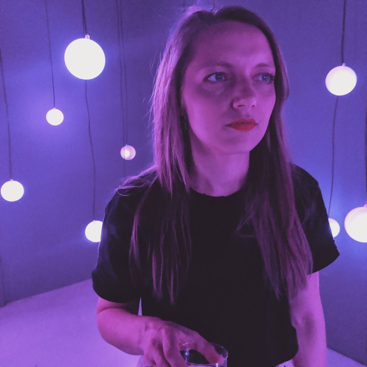 sathpal's tweet photo. Great to catch-up with the talented @yuliakovanova at the opening of her #exhibition last night. It's part of #EdArtFest this year. Congratulations Yulia! #greytoblue #summerAtECA #art https://t.co/aHIAAmxk6n