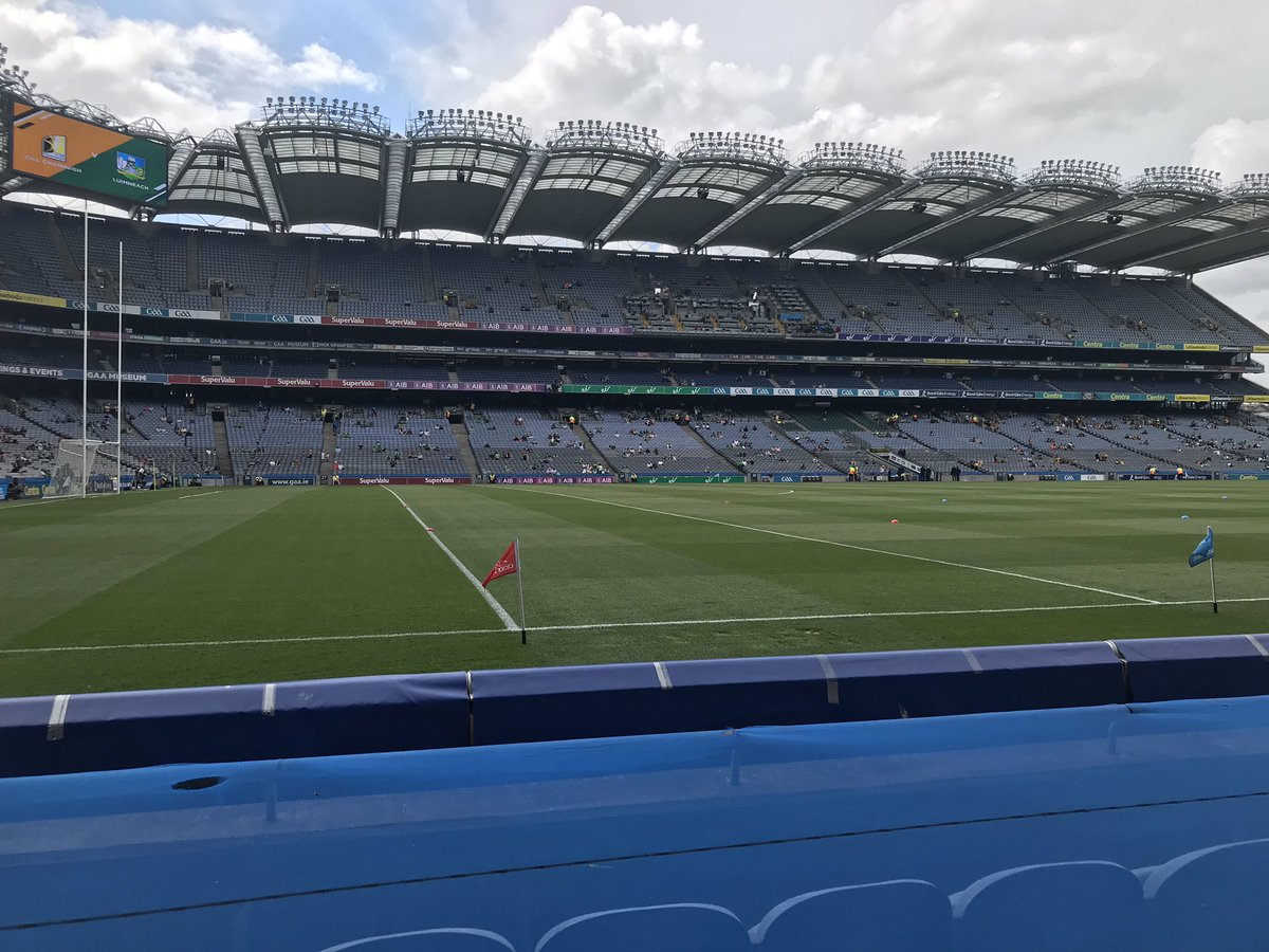 duffitz68's tweet photo. Ready for action! Luimneach Abu! 🇳🇬@limerickgaa https://t.co/6MJB36Nn6Z