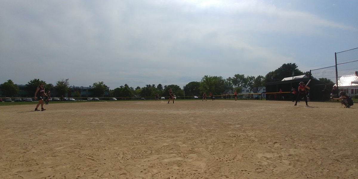 PuglisiV's tweet photo. A little summer softball @EddiesSoftball https://t.co/YhLbh1PBJ7