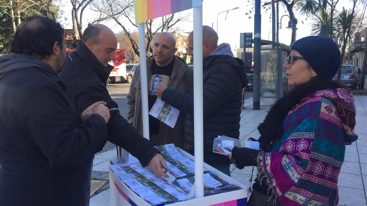 cesartorresok's tweet photo. Una mañana más junto a los vecinos que están convencidos del camino que tomamos. Este es el equipo del que siempre hablamos: uno con fuerza, entusiasmo y honestidad para seguir. ¡Gracias!
#JuntosPorElCambio 
#JuntosSomosImparables https://t.co/sgwsJwIZAX