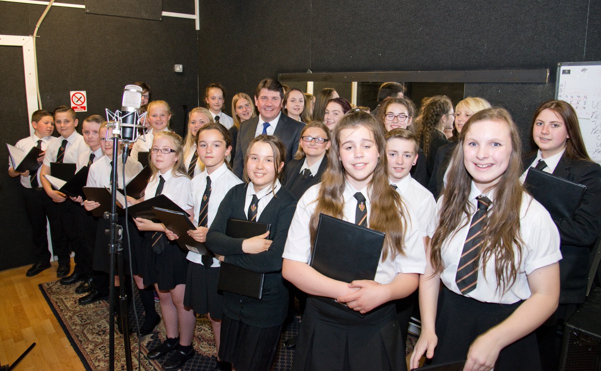 BasildonTwin's tweet photo. Hands up if you remember this from June 2016. It's Hannes from #Heiligenhaus with @Leechapelsch choir, @Beauchampssch choir, Fricklesome Amsel and the finished article - The Padre CD #MagicMemory #LestWeForget https://t.co/RHQn6qFTSV