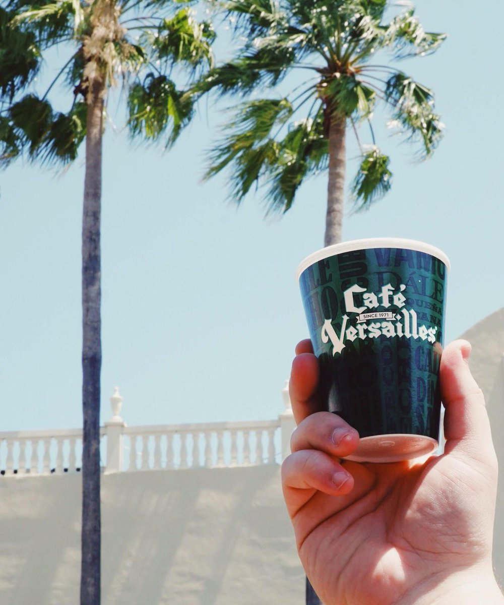 VersaillesMiami's tweet photo. Here's to the weekend. #SaturdayCravings https://t.co/JAAjw4oNk7