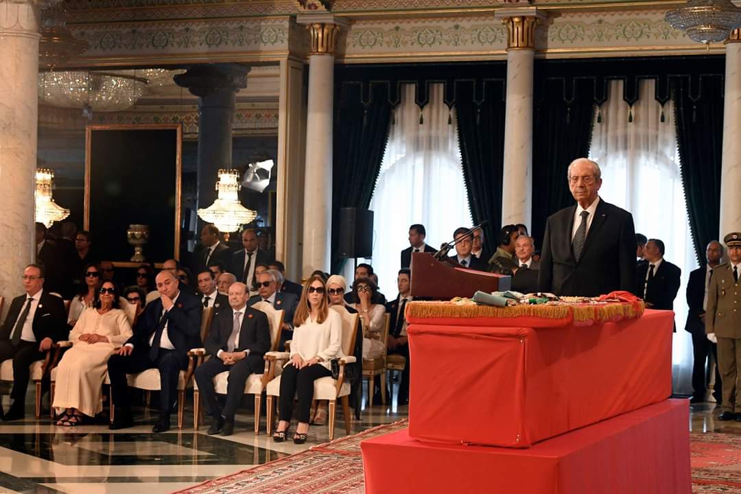 يا رفيق دربي نحن عاجزون على توديعك..