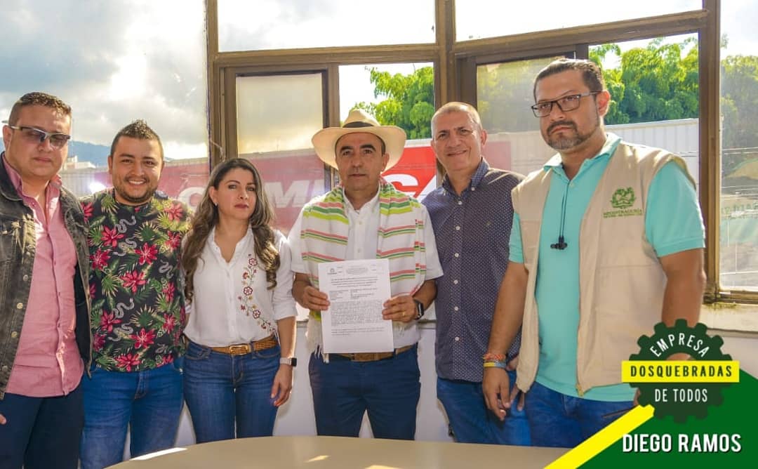 Agradecidos primero que todo con Dios.

OFICIALMENTE CANDIDATO POR FIRMAS Y TRES COAVALES A LA ALCALDIA DE DOSQUEBRADAS.
#DosquebradasEmpresaDeTodos 
#DiegoRamos
#CandidatoOficialmente