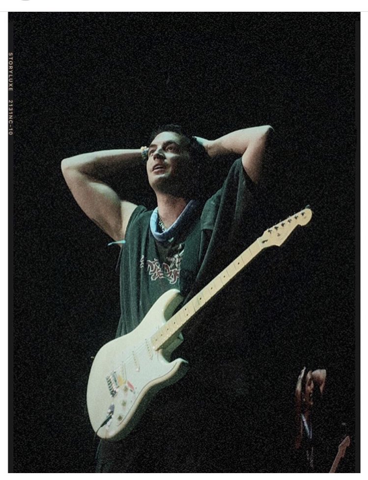 lanyaustraIia's tweet photo. OK BUT HIS ARM!!! 🤩🤩🤩 — via @/naaaars on instagram https://t.co/rjZhHvxfNB