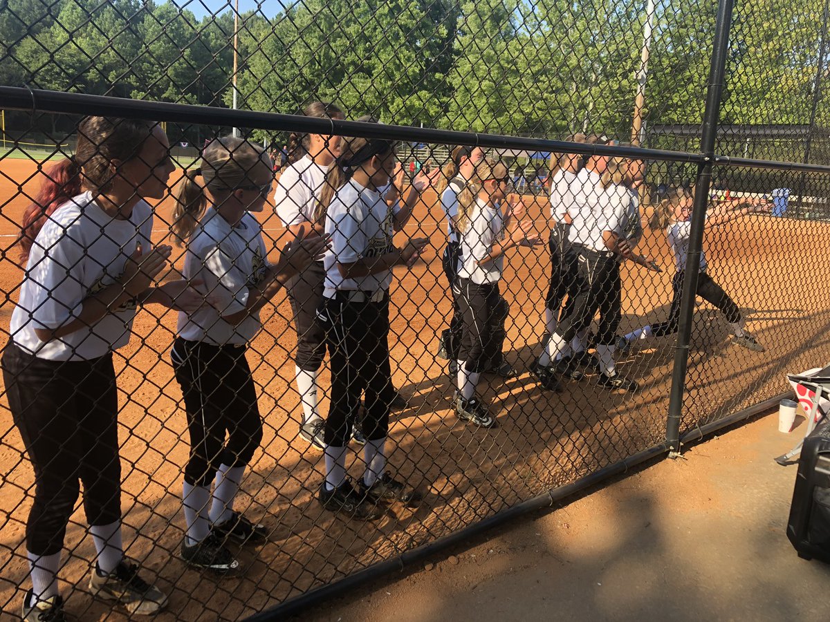 nevillejen's tweet photo. 10U come back with a win this morning defeating Inferno (VA) 11-1! Working our way back to the top! #letsgoOutlaws https://t.co/OJNcKOoxoe