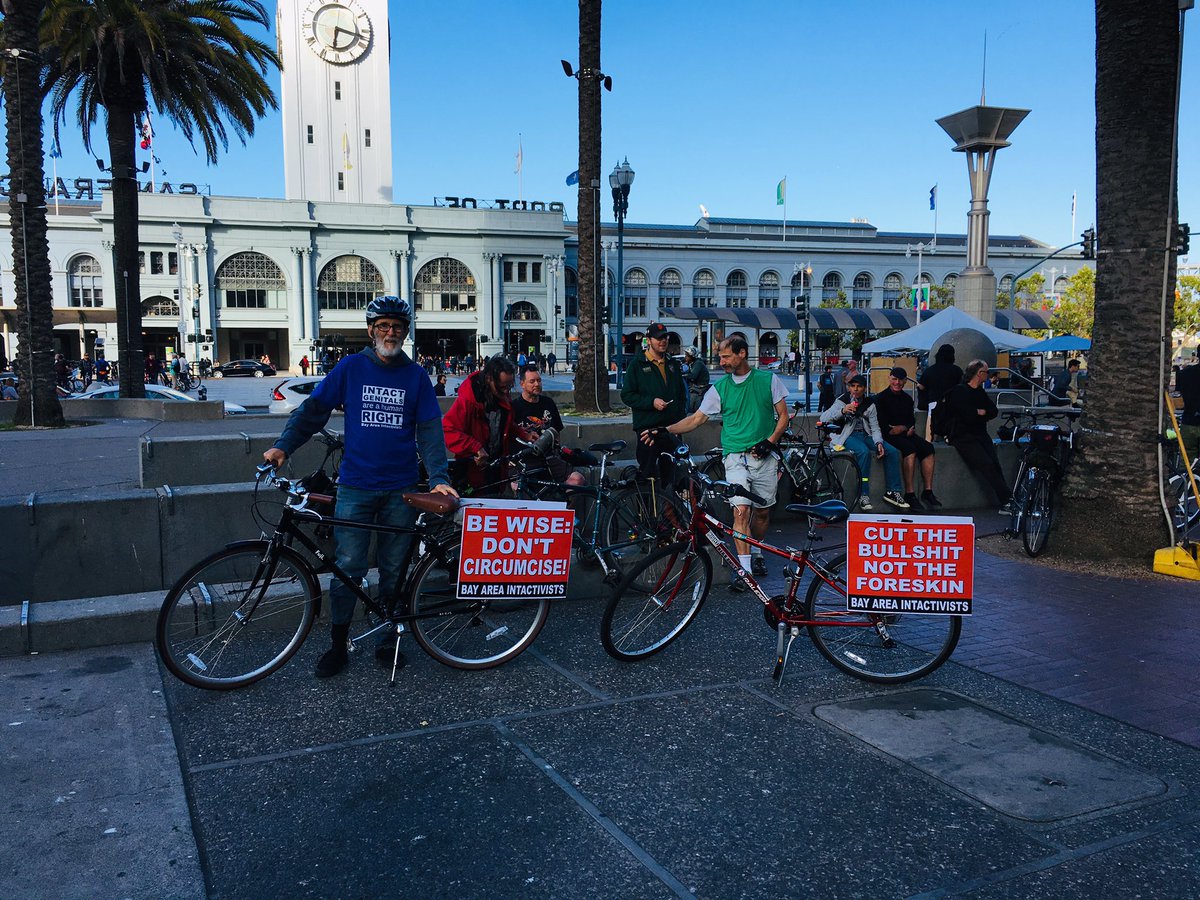 KOTFrank's tweet image. Last night Jeff Brown and I rode as Jonathon Conte’s Critical Integrity joining @CriticalMass in San Francisco. #i2 @BAIntactivists