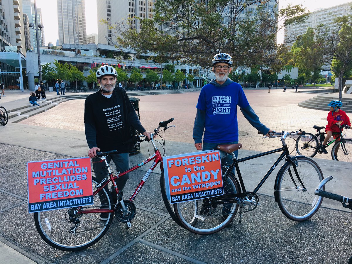 KOTFrank's tweet image. Last night Jeff Brown and I rode as Jonathon Conte’s Critical Integrity joining @CriticalMass in San Francisco. #i2 @BAIntactivists