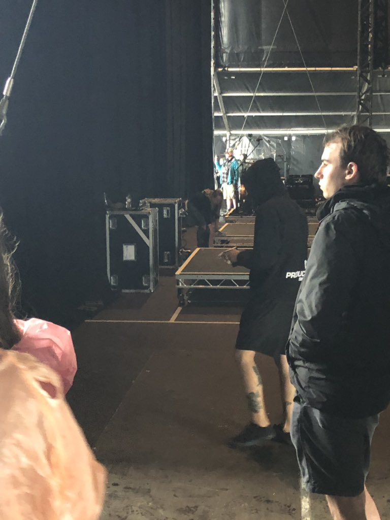 DerbyUni's tweet photo. Despite the rain, our student interns were still getting stuck in and our very own #ClubMalibu proved very popular again. We’ll be back tomorrow. #YNot #YNot19 #YNotFestival https://t.co/Ldsx5FitPc