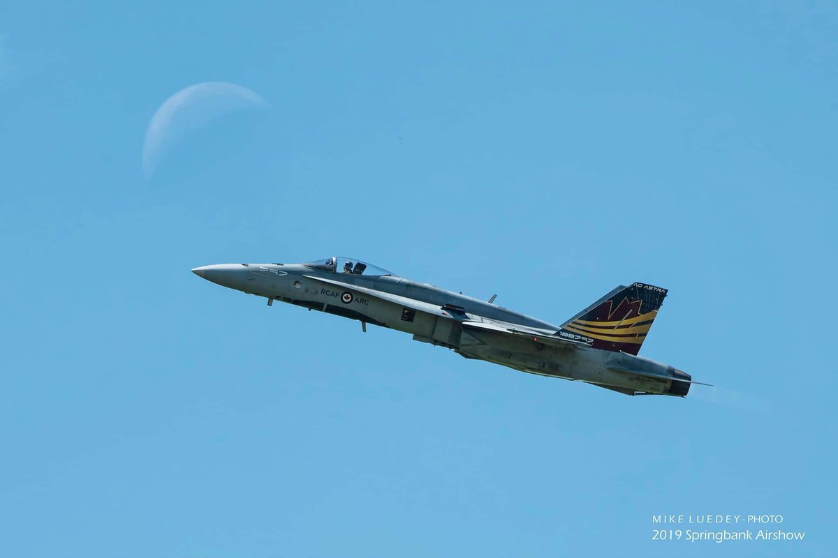 CF18Demo's tweet photo. Humza’s ready to take it #tothestars ⭐️ (or #tothemoon?) today at #Wingsoverspringbank! Catch him at 2:30pm 🤙 @FlyYBW

📷 Mike Luedey

#tothestars #WeAreNATO #kilroywashere #adastra #cf18demo #rcaf #cf18 #military #militaryjet #airshow #yyc #cybw #calgary #alberta https://t.co/v5PhuePyt5