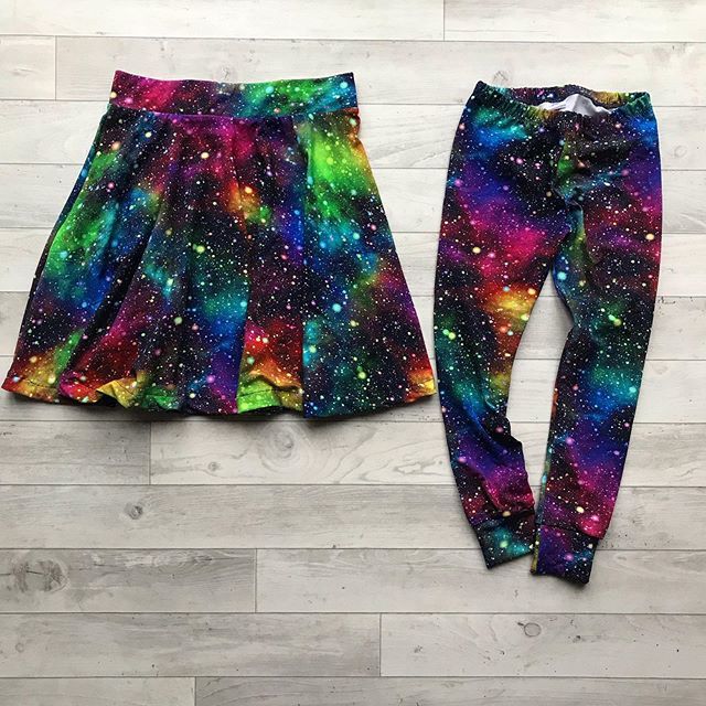 AustleysFashion's tweet photo. This rainbow galaxy fabric is still so popular! I’ve just reordered more back into stock! How amazing is this twinning set! Mummy and son are going to look amazing twinning in this 🥰
.
.
.
.
#shoplocal #shoplocally #homemadeclothing #wahmmade #wahm #… https://t.co/dPm4Zk01zE https://t.co/vEStil270J